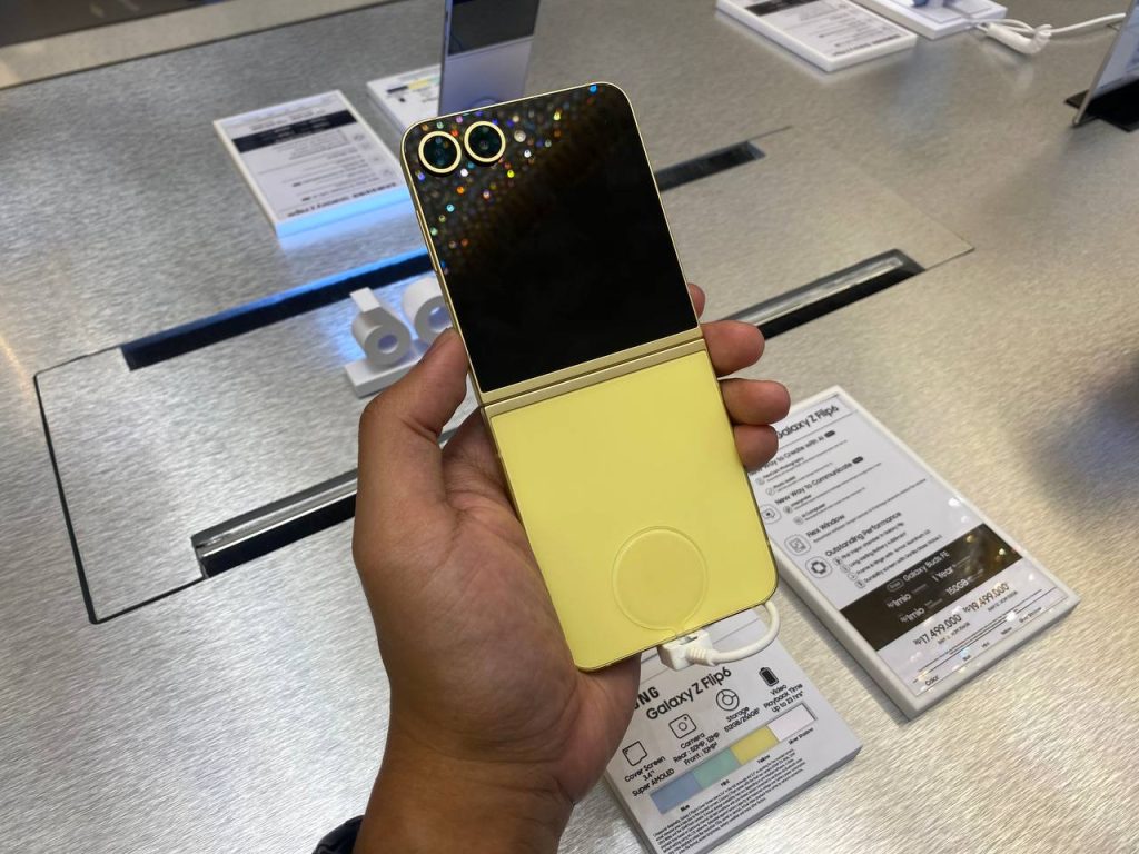 Samsung Galaxy Z Flip6 Resmi