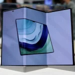 Layar Huawei Mate XT 2