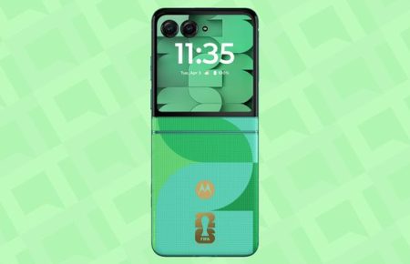 Motorola Razr Fold FIFA Edition 1